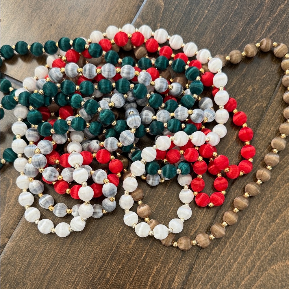 Vintage bead (costume jewelry) necklace bundle